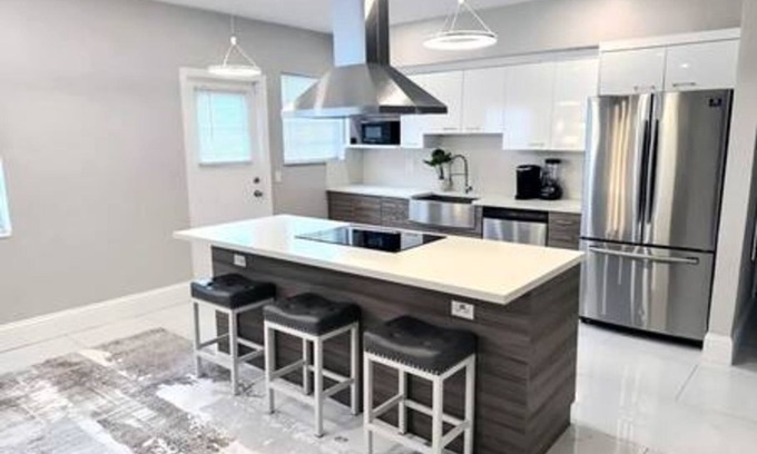 Hollywood House | Hollywood Hideaway Luxe 3BR Escape