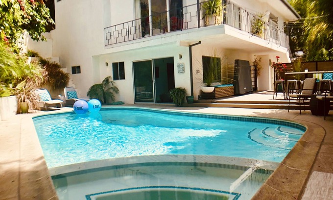 Hollywood Dell Apartment | Exclusive Hollywood Tropical Oasis with Private Pool & Spa