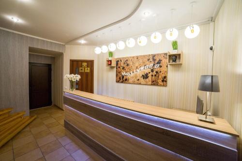 Sukhinovka Hotel | Budget-Friendly Hollywood Hotel with Breakfast & Family Amenities