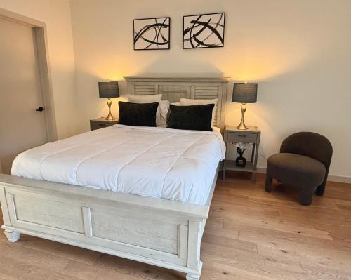 Los Angeles Apartment | Hollywood Walk of Fame Luxe 1Bed & 1Bath I Pool Gym & Parking!