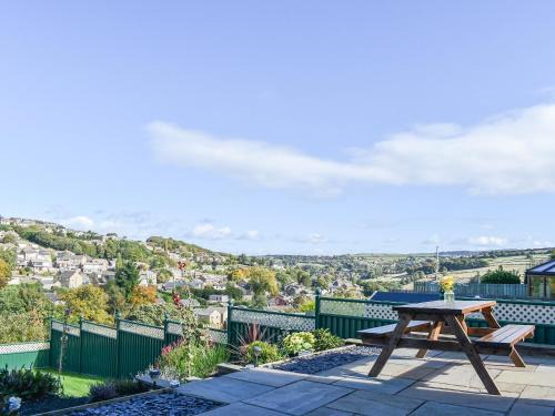 Holmfirth House | Pet-Friendly Escape at Holme Valley Cottage - Rated 9/10