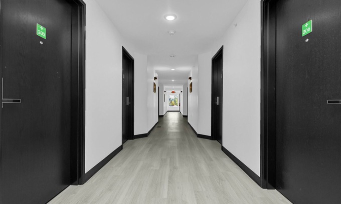 Etna Hotel | Relax at Holmes Suites Inn Columbus Pataskala - I-70 East