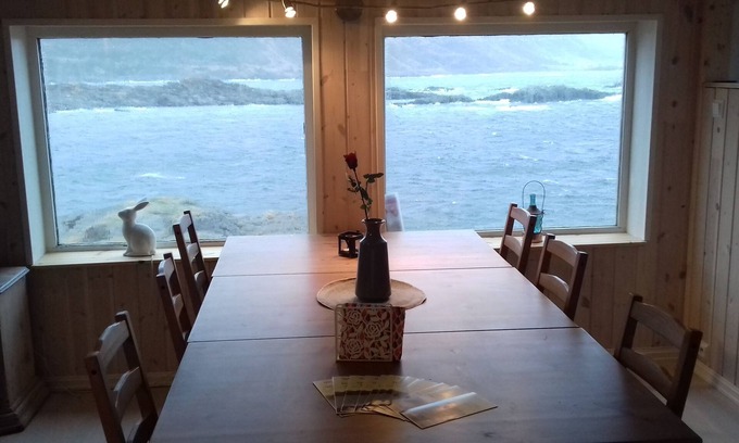 Nyksund House | Discover Holmvik Brygge: Family-Friendly Stay with Dining