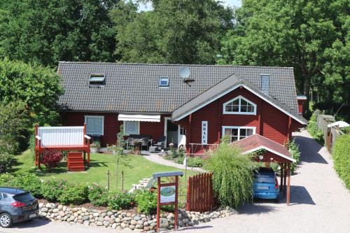 Kollmar Apartment | Pet-Friendly Holthus Hotel with High Guest Ratings