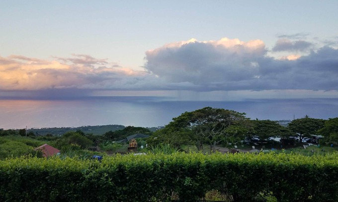 Holualoa House | "Holualoa Sea and Sky" with Panoramic Ocean View