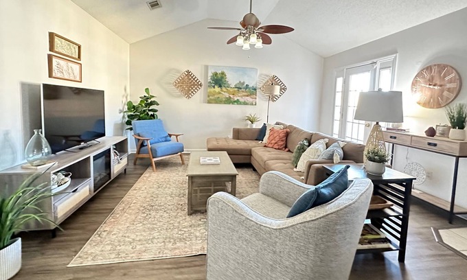 Valdosta House | Unforgettable Stay for 10 with Pet-Friendly Amenities