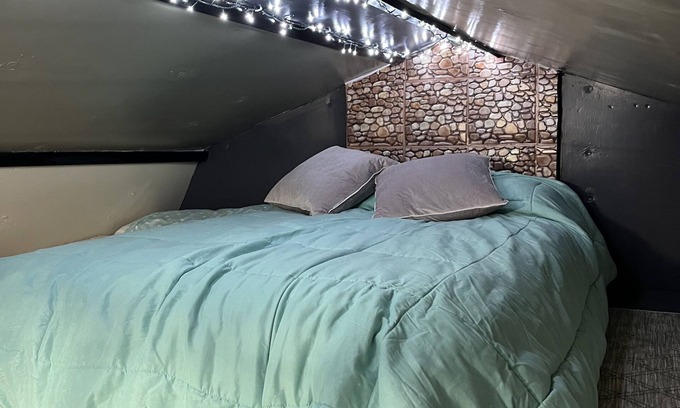 Temple Hill Cabin | Perfect Family Retreat for 5 with Breakfast Included
