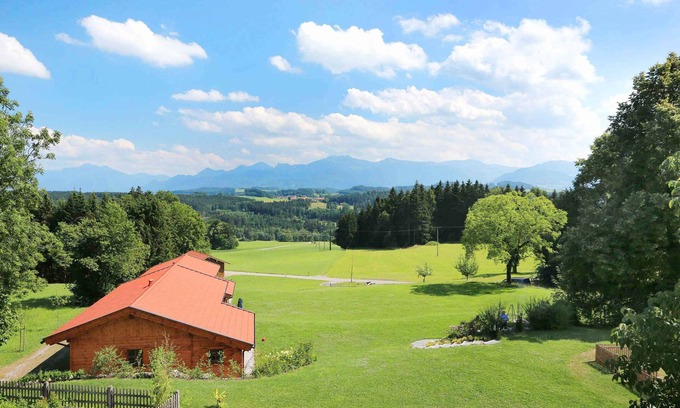 Rimsting Ski Chalet | Discover Holzblockhaus Kampenwand: Family-Friendly Retreat