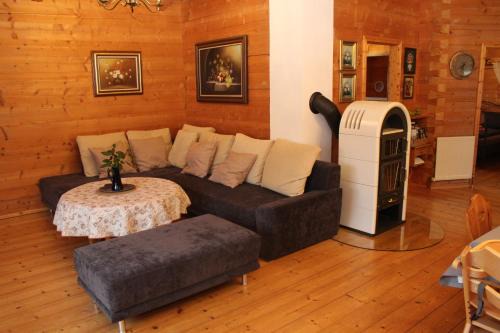 Eging am See Apartment | Family-Friendly Holzkastl with Great Guest Reviews
