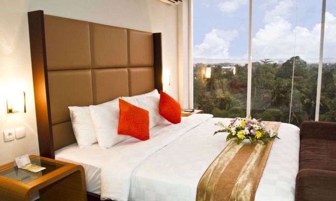 Cilacap Hotel | Budget-Friendly @Hom Premiere Cilacap with Family Amenities