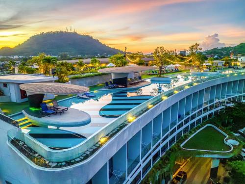 Phuket Hotel | Discover HOMA Phuket Town: Pet-Friendly & Pool Access