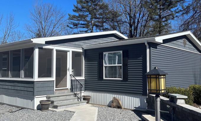 Saratoga Springs House | Convenient Getaway: Renovated Retreat Near Saratoga