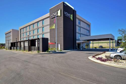Dothan Hotel | Pet-Friendly Suites with Pool at Home 2 Dothan