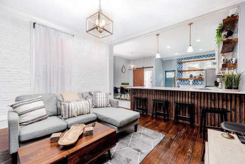 Benton Park West House | Family-Friendly Home 4 with King Beds & Large Garage