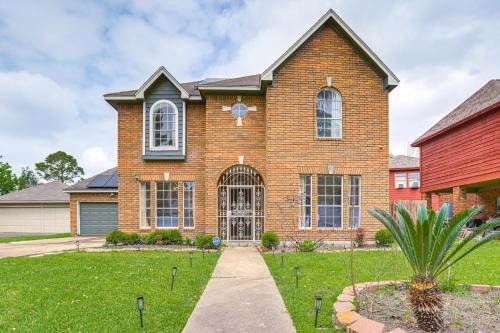 Clodine House | Home 7 Mi to Energy Corridor Remote-Work Ready!