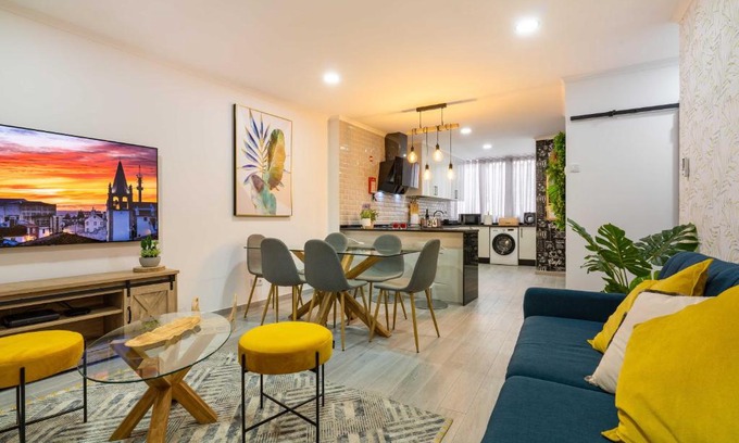 Abrantes Apartment | Experience HOME@abrantes: Family-Friendly Retreat with High Ratings
