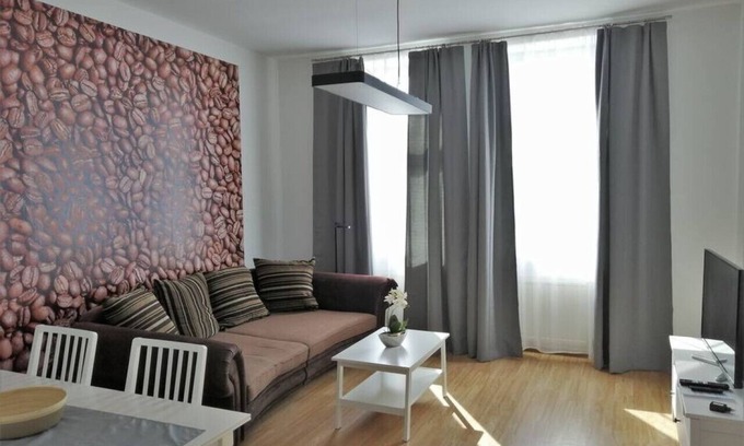 Yppenplatz Apartment | Cozy Arbio I Home Apartment Steps from Huberpark