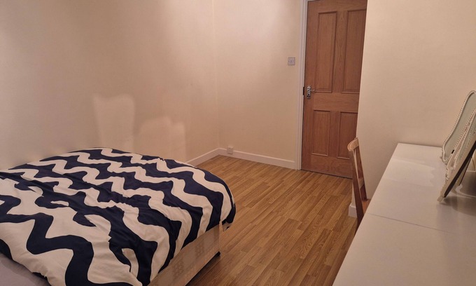Waltham Cross House | Home away from home- a quiet resting place