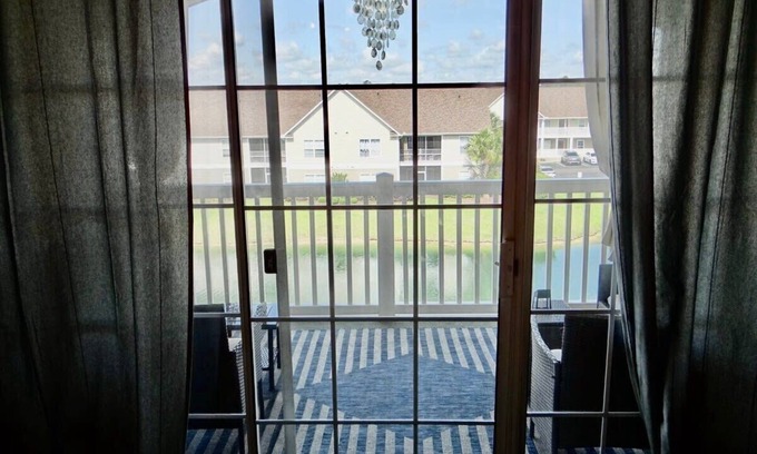 Socastee Condo | Idyllic Azalea Lakes Retreat with Oceanfront Bliss