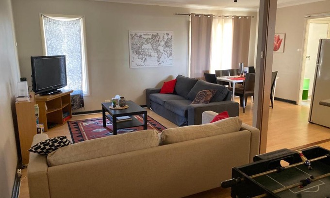 Merredin Apartment | Cozy Retreat: Your Home Away from Home with Family Amenities