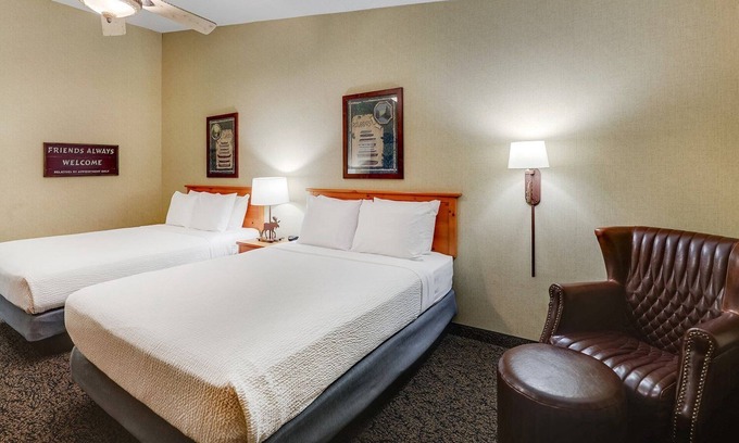 Moline Hotel | Rustic Quad Cities Retreat: Ideal for Families & Pets