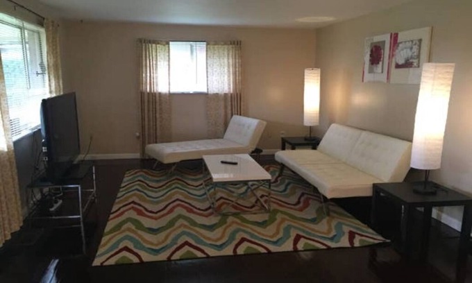 Shiloh Apartment | Cozy Retreat: Book Your Home Away From Home Today