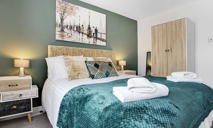 Darlington House | Your Home Away from Home: Newly Renovated & Family-Friendly