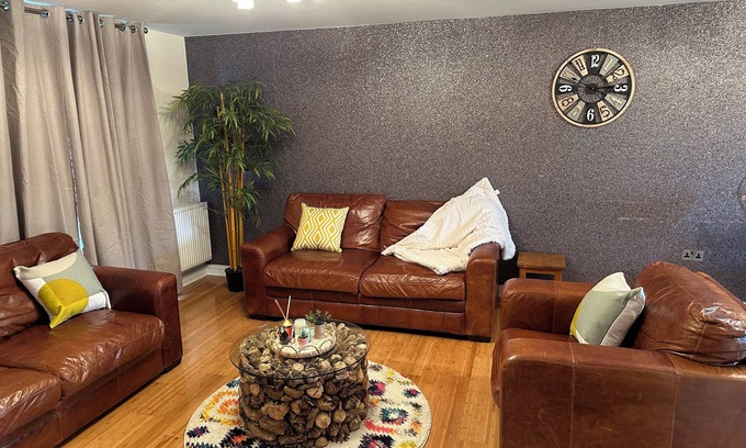 Whittington Apartment | Home away from Home!