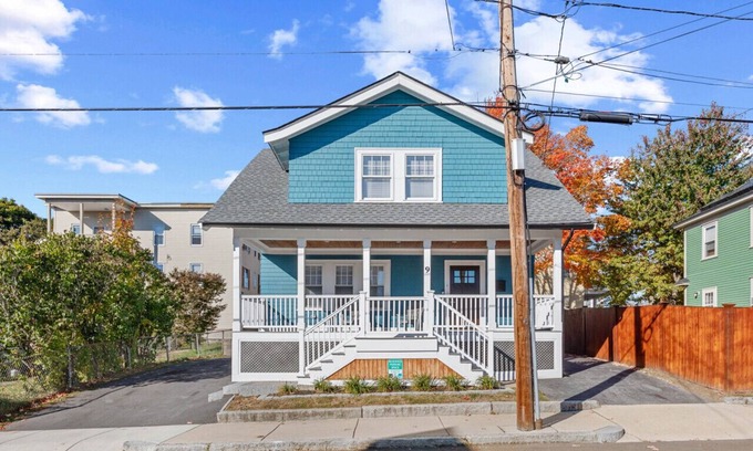 Highlands House | Ideal Retreat: Home Away From Home in Lowell for Families