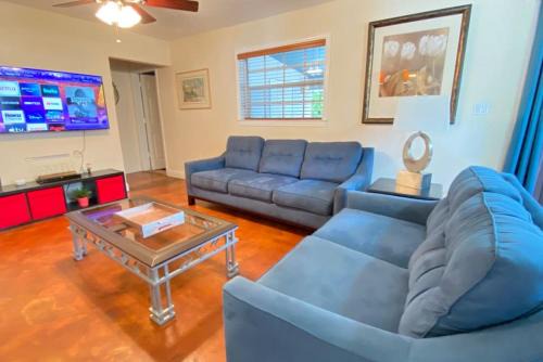 Olympia Heights House | Cozy Retreat Near Airport, Malls & Highways - Pet Friendly