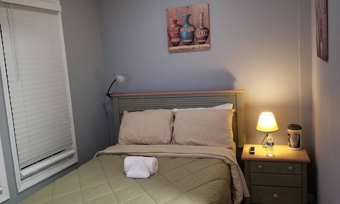 Weequahic House | Your Cozy Retreat: A Home Away from Home Experience