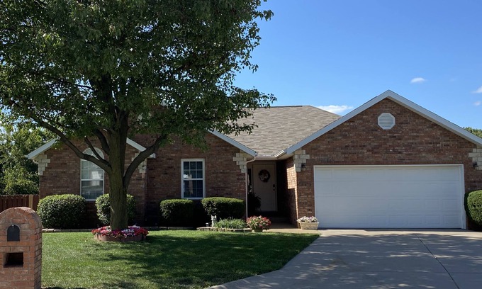 Nixa House | Ultimate Getaway: Home Away From Home with Pool & Spa