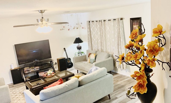 Round Rock House | Your Perfect Home Away from Home: Guest Rated 10/10