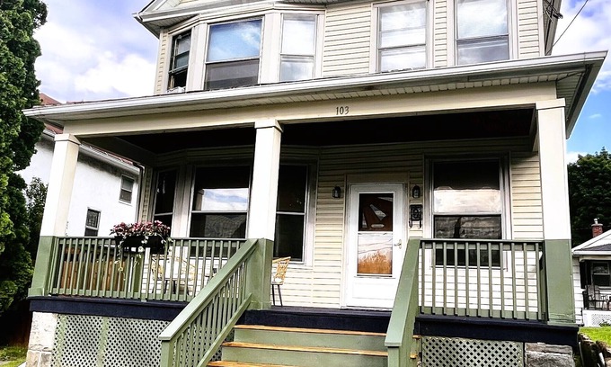 Scranton House | Your Perfect Getaway: Home Away from Home Experience