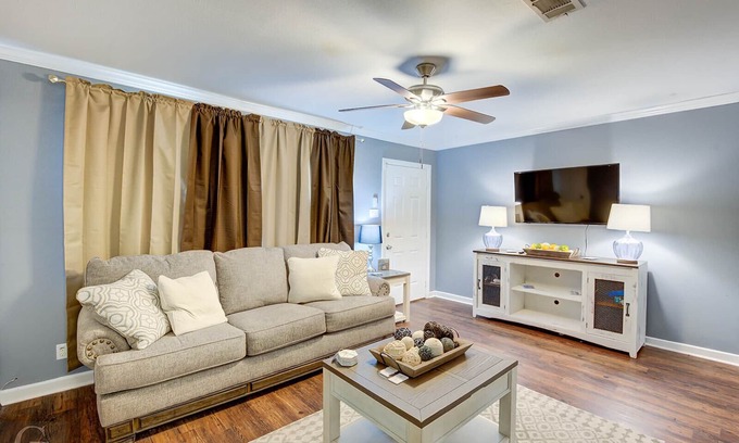 Highland Historic District House | Comfortable Retreat in Serene Location Near Attractions