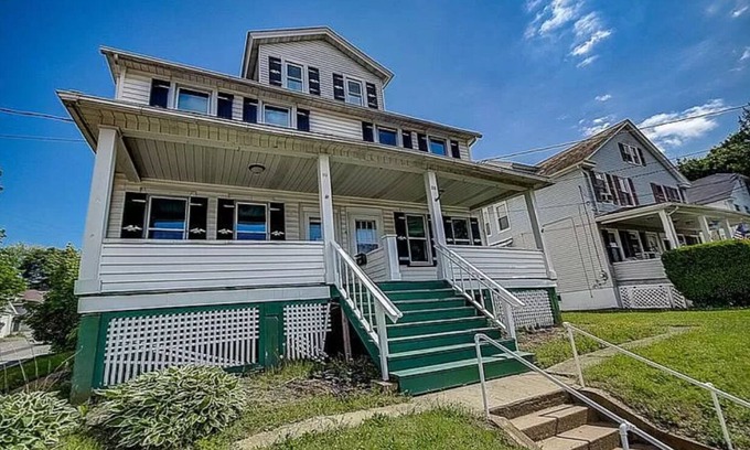 Washington House | Comfortable Retreat Near Pools, Parks, and Scenic Trails