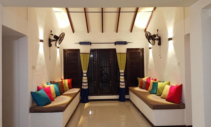 Welipitiya Villa | Welcoming Home By The Creek with Pet-Friendly Perks