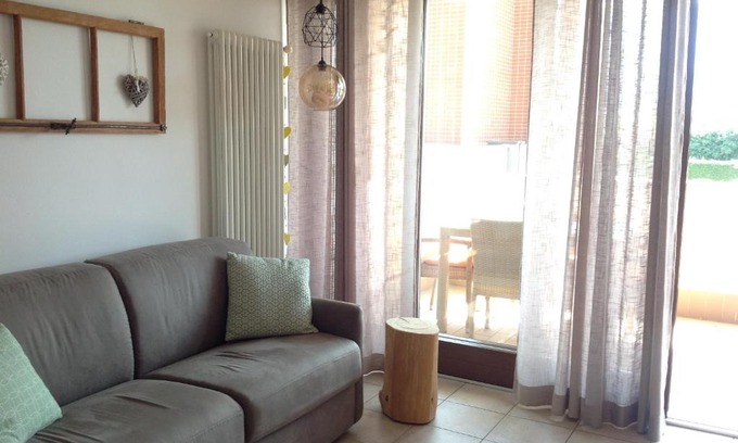 Laives Apartment | Discover Home di Cristina: Family-Friendly Stay with Dining