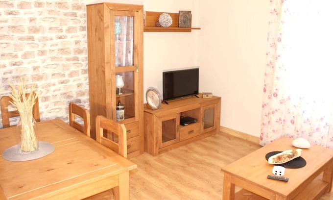 Villanueva de los Infantes House | Homerez - House for 9 ppl. with garden and balcony at Villanueva de los Infantes