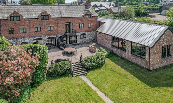 Saint Asaph Cottage | Delightful Home Farm: Pet-Friendly Cottage in St Asaph