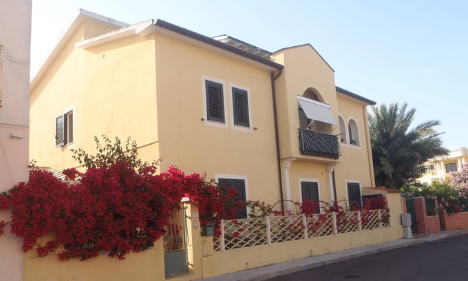 Olbia Apartment | Relaxing Retreat in Costa Smeralda with Pool and Spa