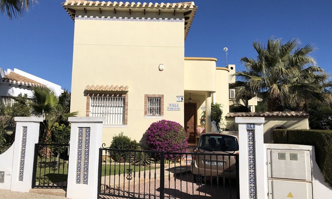 Orihuela Costa Villa | Ideal Oceanfront Villa with Pool & 10/10 Guest Rating
