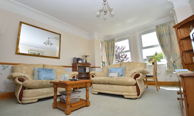 Leiston House | Exceptional Home from Home Guesthouse with Family Amenities