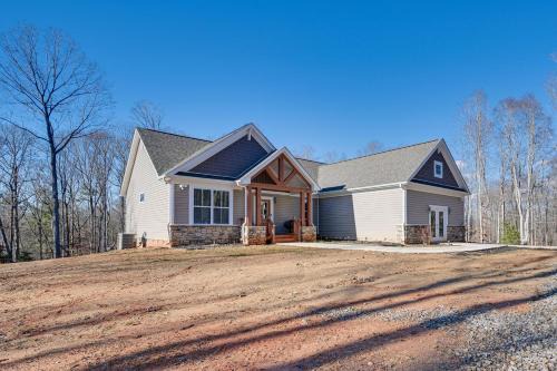 Roaring River House | Roaring River Retreat: Home Gym & Cozy Fireplace Awaits