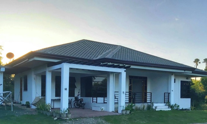 Libaong House | Discover Home Harbor: Oceanfront Retreat with Pool