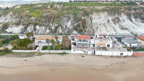 Porto Empedocle House | Oceanfront Bliss at Home Holiday Punta Piccola - 4 Stars