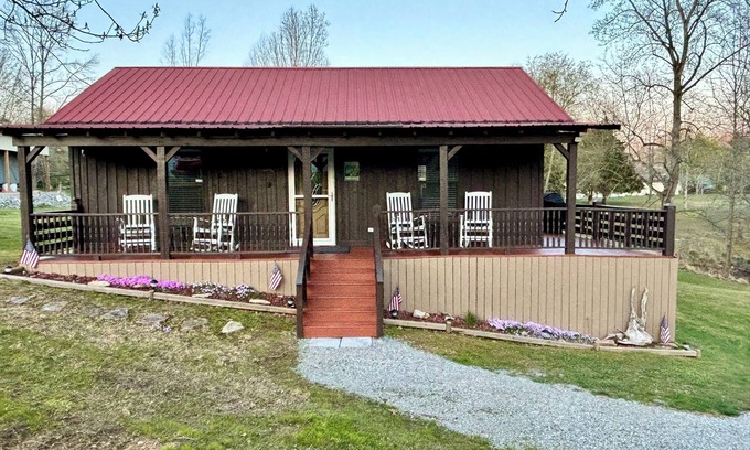 Byrdstown House | Family-Friendly Retreat at Dale Hollow Lake, Byrdstown