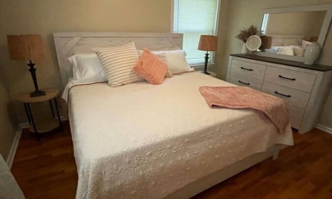 Davison House | Pet-Friendly 3BR Home in Davison with Pool Table & More