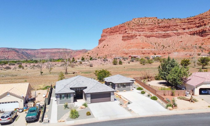 Kanab House | Explore Mighty 5 Casita in Kanab with Spa & Hot Tub!