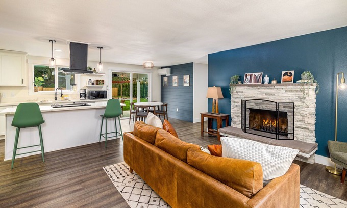 Lochsloy House | Ideal Family Retreat in Lake Stevens with Fenced Yard